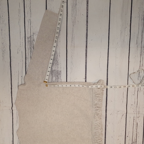Lou & Grey Wool Blend Sweater With Frayed Hem in Size Medium - Picture 7 of 7